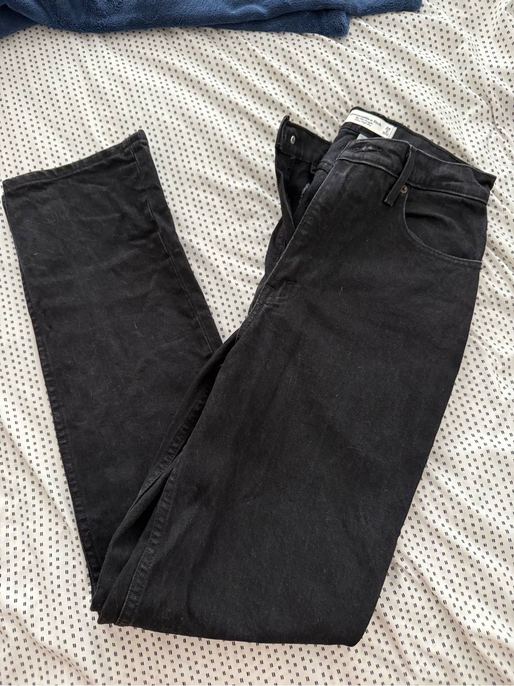 Abercrombie & Fitch Black Ultra High Rise 90’s Straight Jeans - Curve Love 26/2
